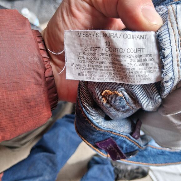 Gloria Vanderbilt Sz 10 Womens Blue Jeans Pocket Denim Button Zip Adult Amanda - Picture 9 of 9